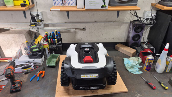 Officina Roboproject dedicata alla manutenzione robot tagliaerba